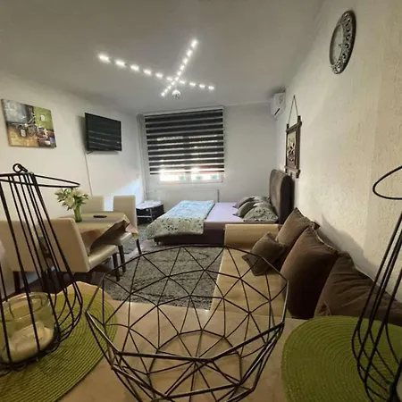 Zig-Lana Apartments Near Old Brige *